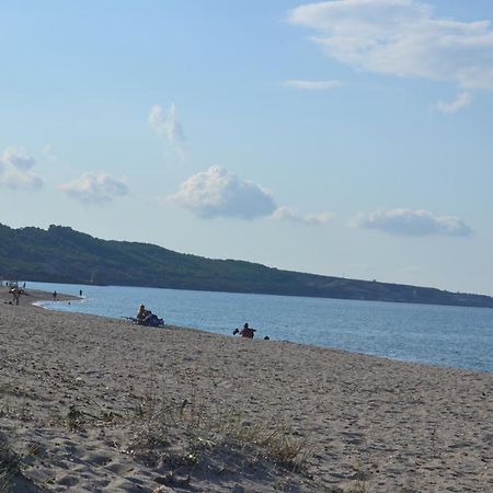 Miramare Struttura Sulla Spiaggia Platamona Zewnętrze zdjęcie