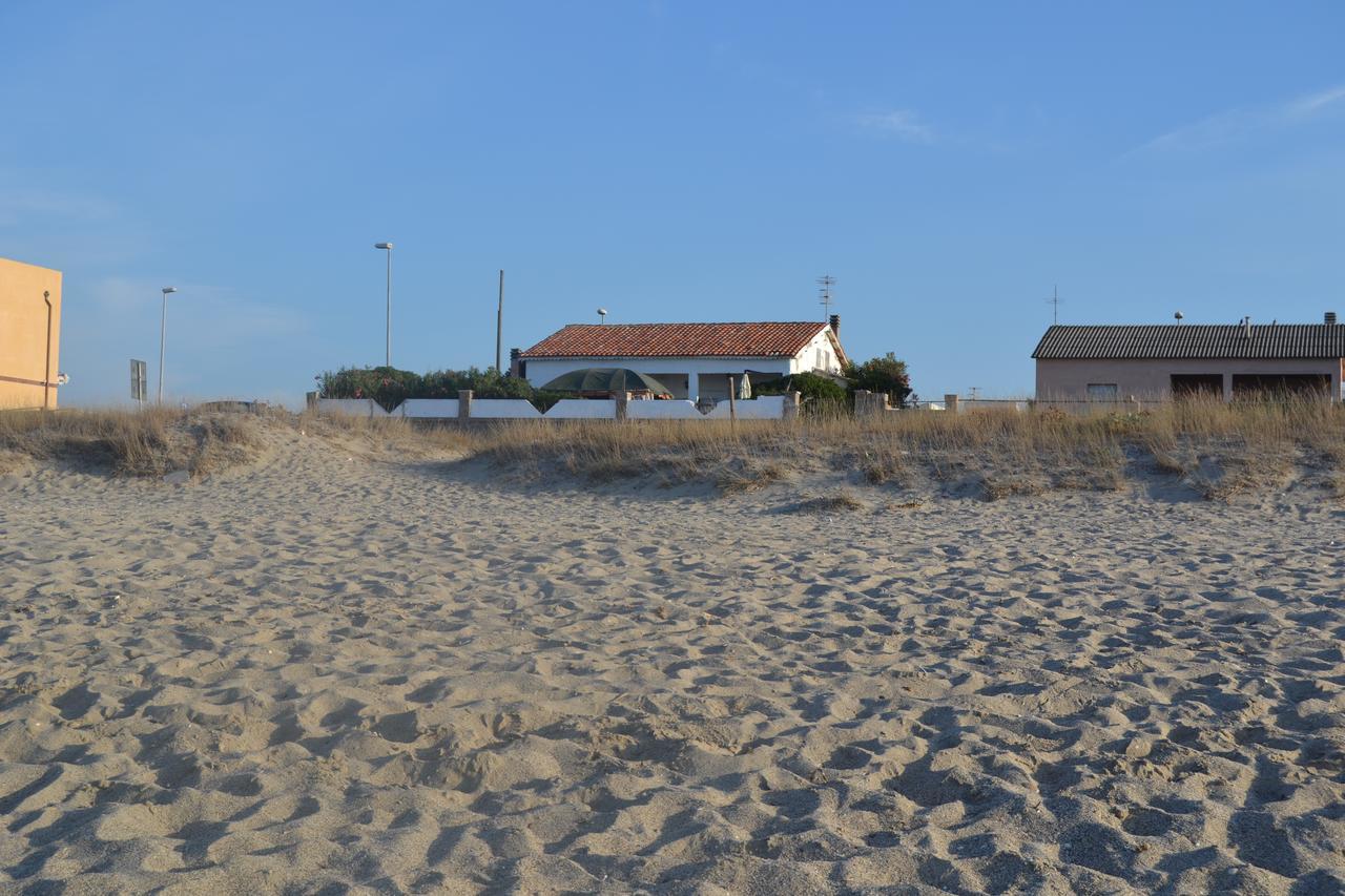 Miramare Struttura Sulla Spiaggia Platamona Zewnętrze zdjęcie