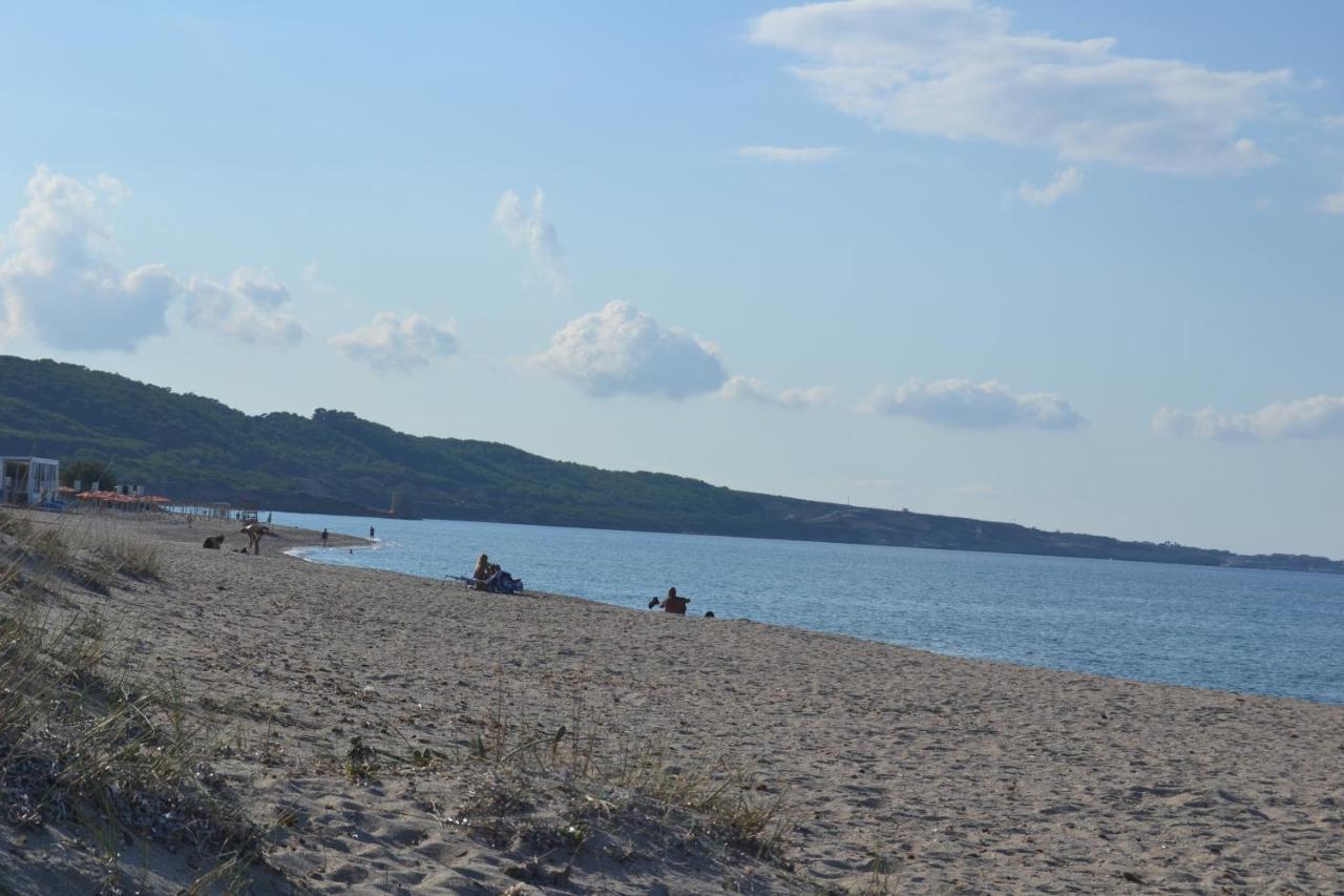 Miramare Struttura Sulla Spiaggia Platamona Zewnętrze zdjęcie
