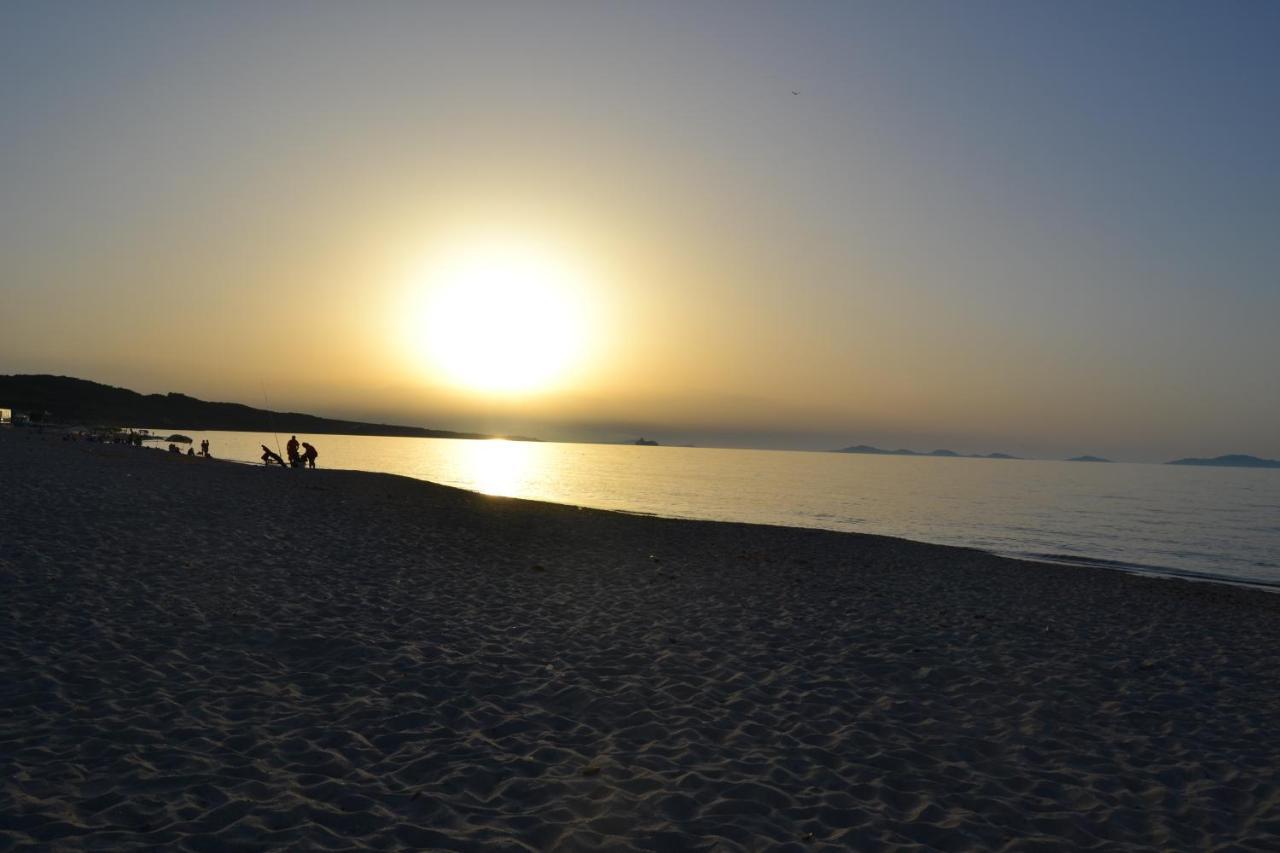 Miramare Struttura Sulla Spiaggia Platamona Zewnętrze zdjęcie